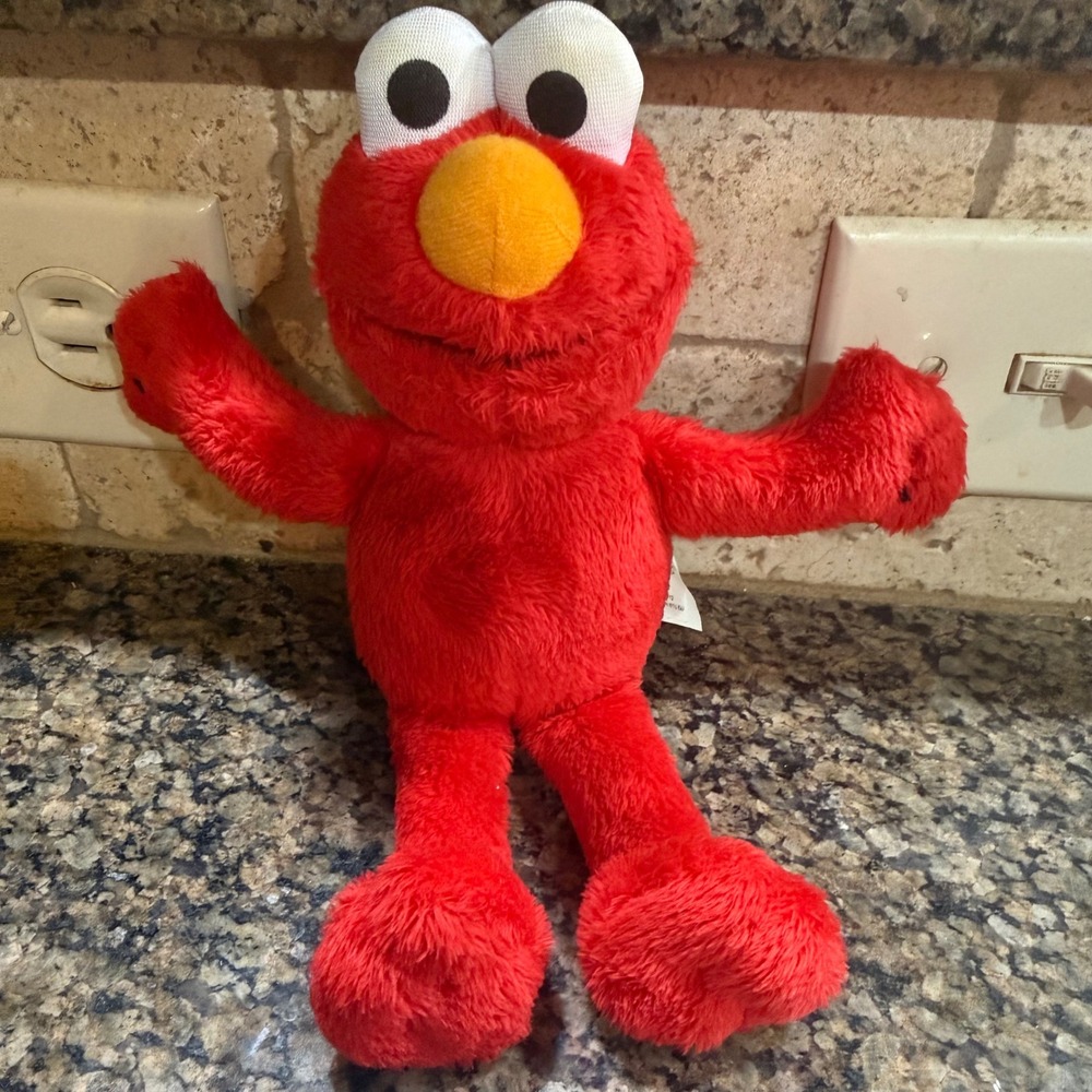 Sesame Street Elmo Plush Stuffed Animal Red Toy 2014‎ Publications Intl 9984940